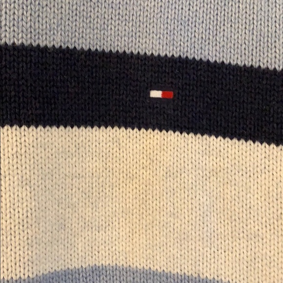 Classic Tommy Hilfiger Sweater - Picture 3 of 4